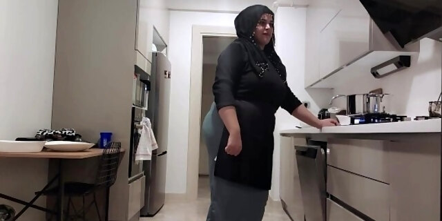 I Love Watching My Stepmother At Work